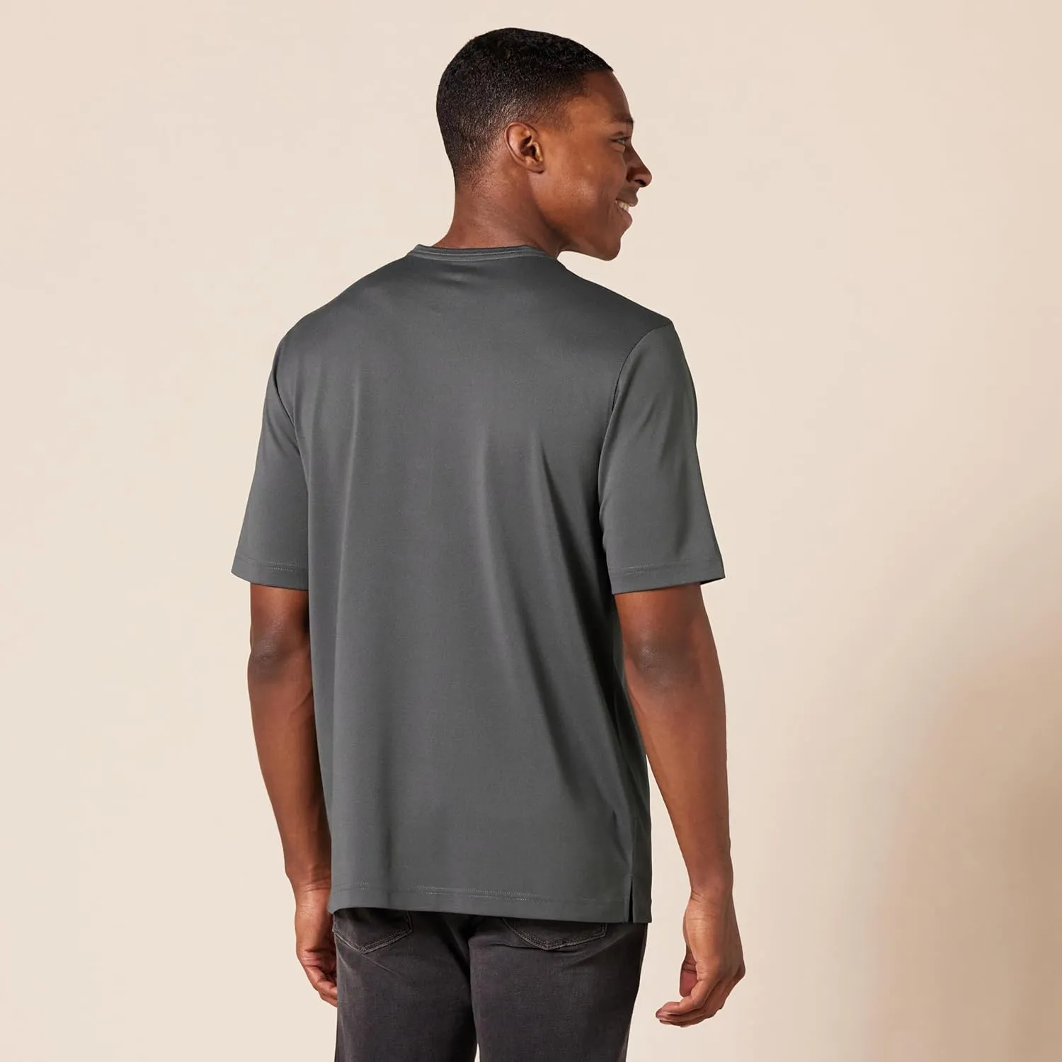 Amazon Essentials Henley Shirts for Men, Short Sleeve, Quick-Dry Jersey, Regular-Fit, 2-Pack