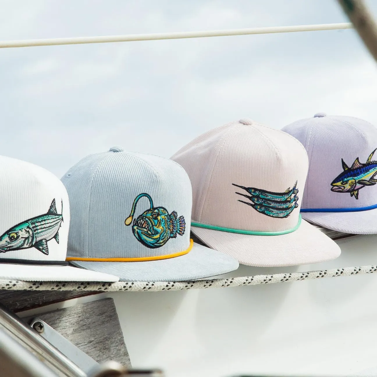 Bajío Flat Brim Fishing Hat – Marine Art Snapback Trucker Cap with Embroidered Ocean Design, Breathable and Coastal-Ready
