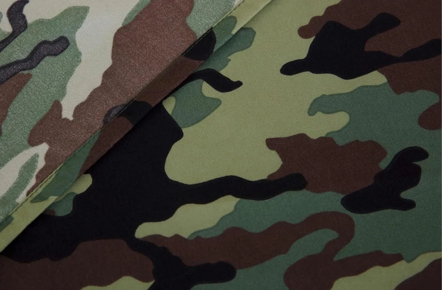 Chezmoi Collection Military Camo 4-Piece Sheet Set - Camouflage Army Green Printed Microfiber Soft Breathable Deep Pocket Sheets and Pillowcases Set, Full Size