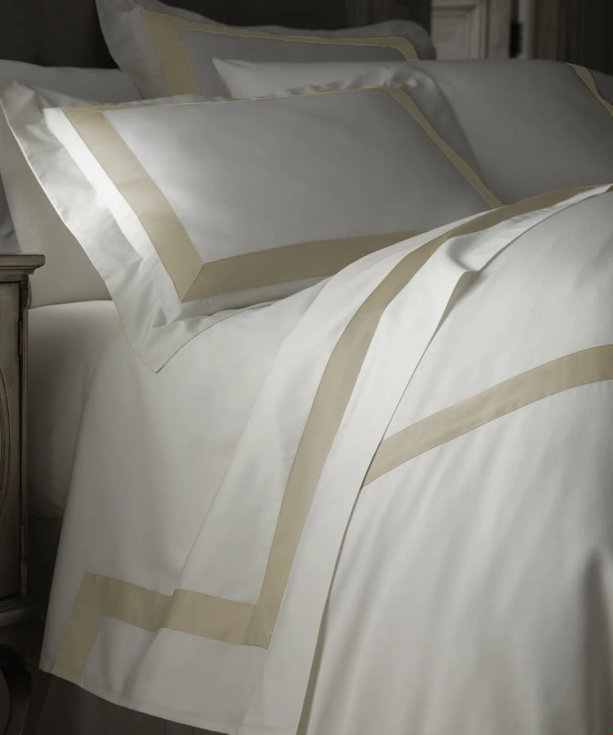 Chezmoi Collection Portofino 4-Piece 400 Thread Count Tencel Cotton Sheet Set - Applique Bordered - Silky Soft, Smooth, Breathable Cooling - King, Tan