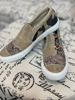 Maddox Blowfish Sneaker in Natural