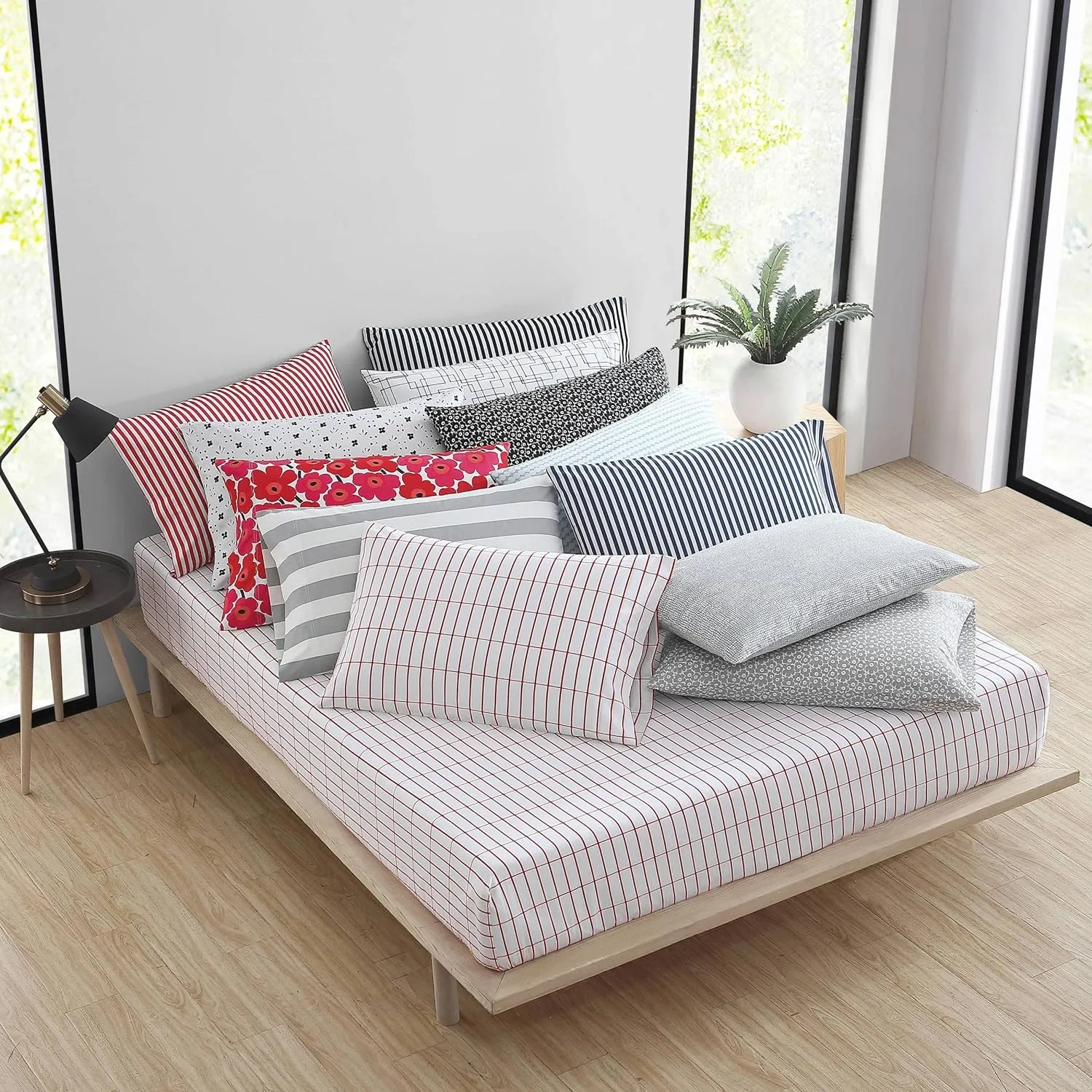 MARIMEKKO- Queen Sheet Set, Cotton Percale Bedding Set, Crisp & Cool, Lightweight & Breathable (Pieni Tiiliskivi Red, Queen)