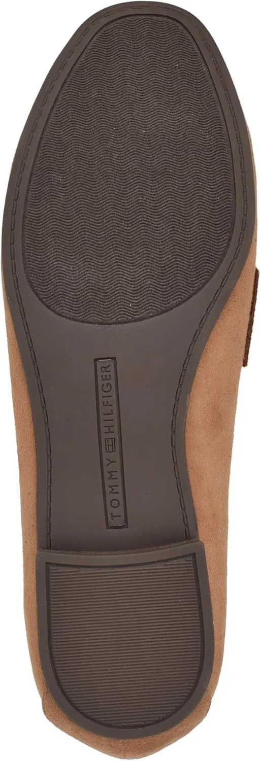Tommy Hilfiger Women's Cyndia Loafer